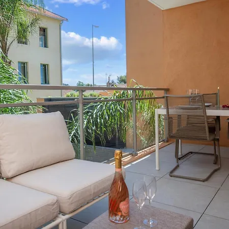 Bord De - Terrasse - Parking - Dy *